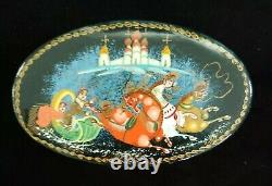 Rare Antique Royal Russian Painted Laquered Oval Red Lacquer Box Troika Sled RU