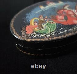 Rare Antique Royal Russian Painted Laquered Oval Red Lacquer Box Troika Sled RU