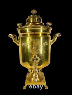 Ancien grand samovar russe de qualité impériale en laiton daté du 21,5 du 19ème siècle