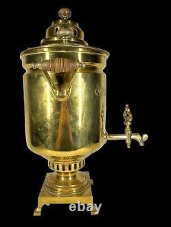 Ancien grand samovar russe de qualité impériale en laiton daté du 21,5 du 19ème siècle