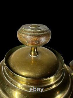 Ancien grand samovar russe de qualité impériale en laiton daté du 21,5 du 19ème siècle