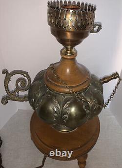 Ancien samovar à thé russe de l'époque impériale 1903 transformé en lampe de table