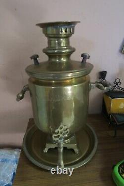 Ancien samovar en laiton de l'ère soviétique russe avec 3 poinçons