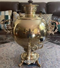 Ancien samovar impérial russe