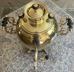 Ancien samovar impérial russe