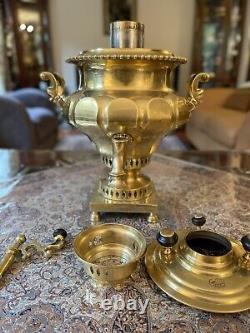 Ancien samovar impérial russe