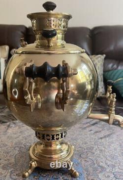 Ancien samovar impérial russe