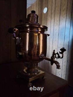 Ancien samovar impérial russe en laiton, Tula 18