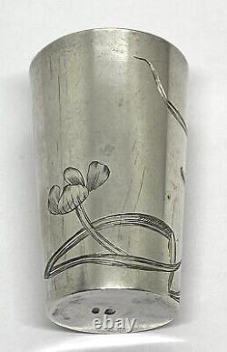 Antique Impérial Russe Pb 84 Argent Floral Chased Kiddush Vodka Coupe 44g 2.1/2