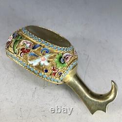 Antique Imperial Russian 84 Silver Enamel Small Kovsh Gold Washed
<br/>Traduction en français : Ancien Kovsh en argent émaillé russe impérial 84 doré