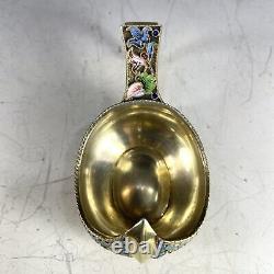 Antique Imperial Russian 84 Silver Enamel Small Kovsh Gold Washed


 <br/> 	Traduction en français : Ancien Kovsh en argent émaillé russe impérial 84 doré