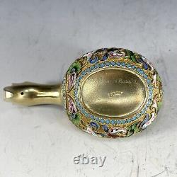 Antique Imperial Russian 84 Silver Enamel Small Kovsh Gold Washed <br/>


Traduction en français : Ancien Kovsh en argent émaillé russe impérial 84 doré