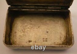 Antique Impériale Russe 84 Argent Snuff Box Chassé À La Main En 1850 Nice Signé