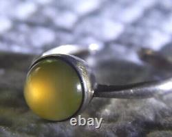 Bague en cabochon de jade impérial translucide de 3,7 carats, couleur antique, sibérienne et verte pomme