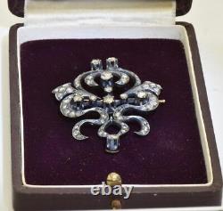 Broche Fabergé impériale russe antique en or 18 carats et diamants de 2,5 carats, dans une boîte des années 1890.