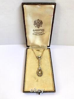 Collier pendentif en or 14 carats 56 avec diamant naturel de l'Empire russe Fabergé antique.