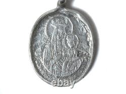 Colliers et pendentifs anciens russes de 1917 - Image impériale sur une chaîne en argent 84