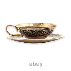 Imperial Russe. Tasse à café en argent doré 875 avec soucoupe niello foliaire sans monogramme