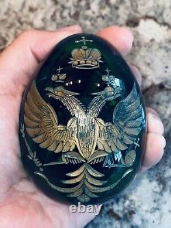 Oeuf de Pâques en verre taillé vert de grande taille de l'Empire russe antique de Nicolas Ier avec aigle doré