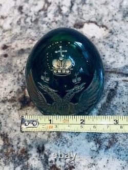 Oeuf de Pâques en verre taillé vert de grande taille de l'Empire russe antique de Nicolas Ier avec aigle doré