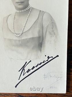 Photo signée de la Grande-Duchesse Xenia de Russie, sœur du Tsar Nicolas, de l'époque impériale russe.