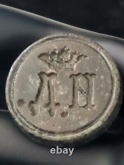 Sceau de cire antique de l'Empire russe avec couronne et chiffre cyrillique du Grand Duc.