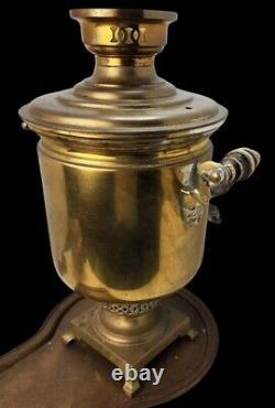 Superbe Ensemble de Samovar en Laiton Impérial Russe de V.L. BATASHEV, Tula, vers 1899.