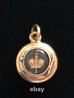 Un Pendentif Russe Miniature De La Couronne Impériale Par Faberge